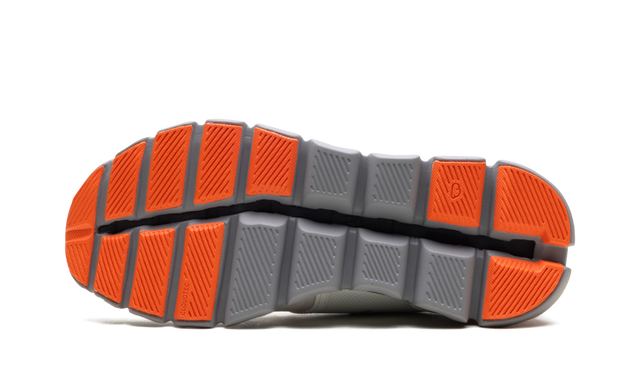 On Running Cloud X 3 Laufschuhe in Ivory und Alloy 6