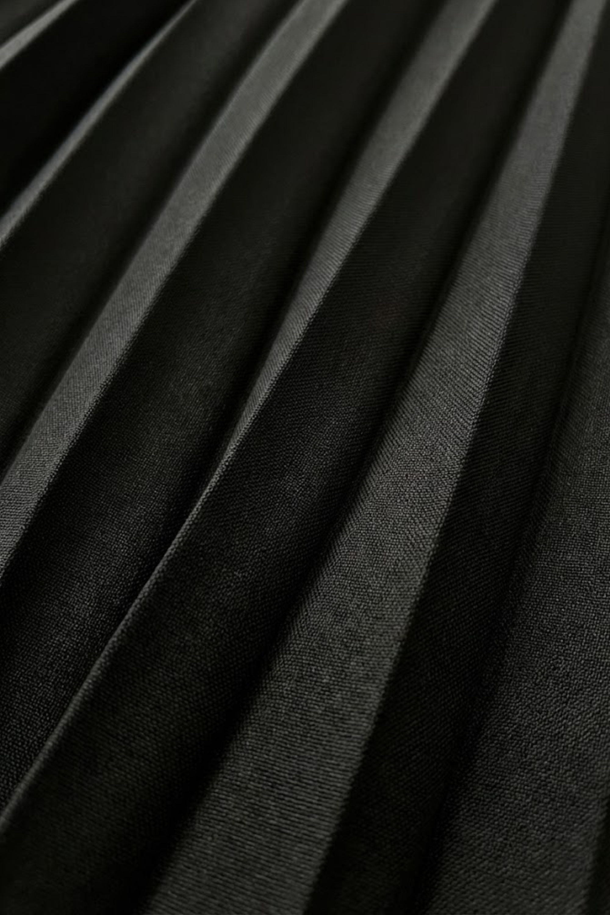 Elegantes gefaltetes Set für Frauen in Schwarz, perfekt für jeden Anlass. 4
