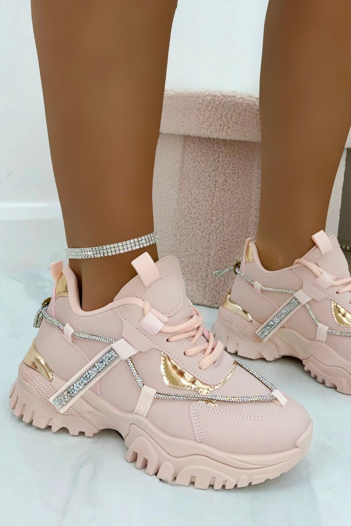 Chunky Sneaker Pink mit Kristallakzenten 2