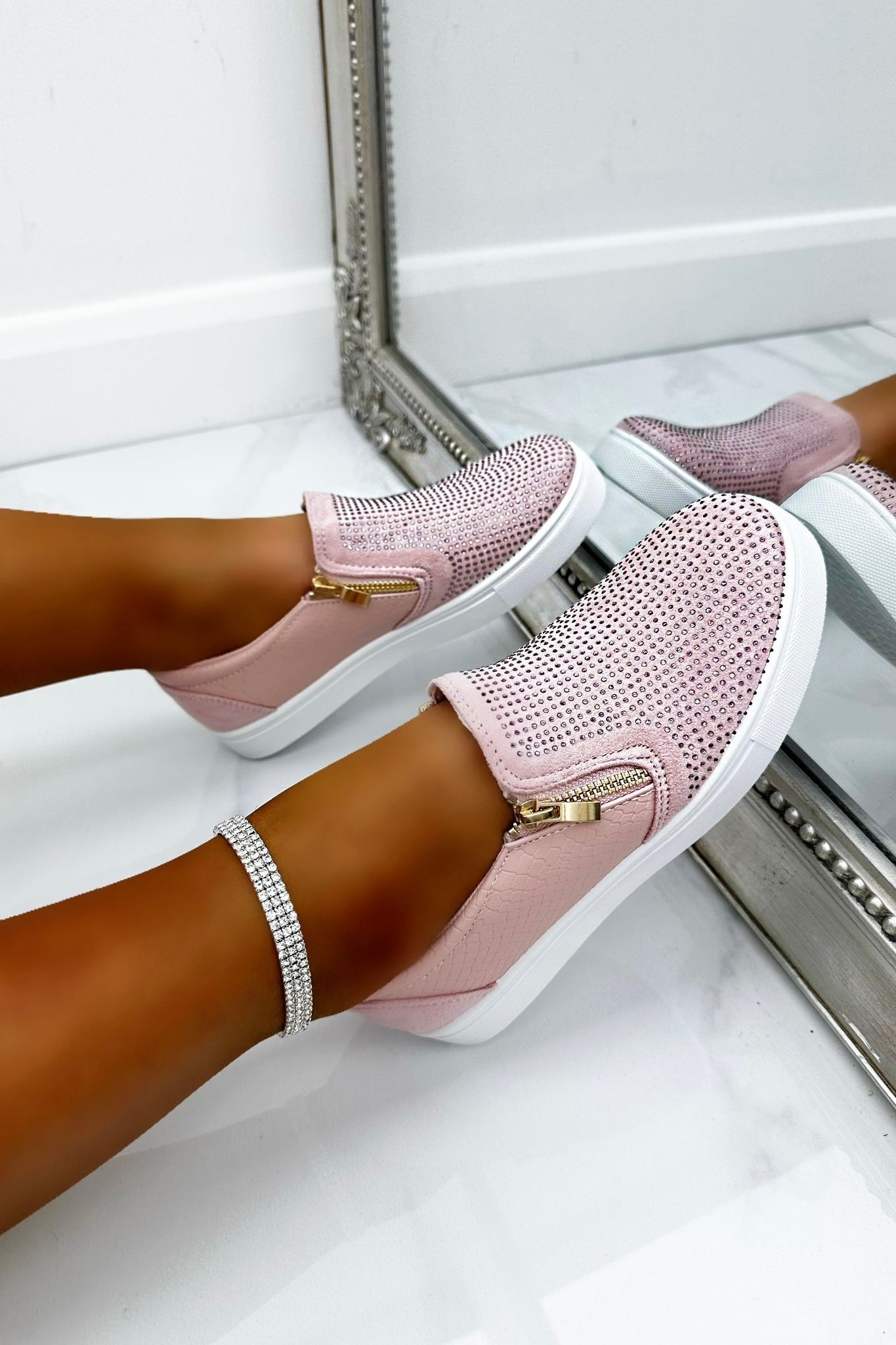 Elegante Sneaker mit Kristallverzierung in Pink 3