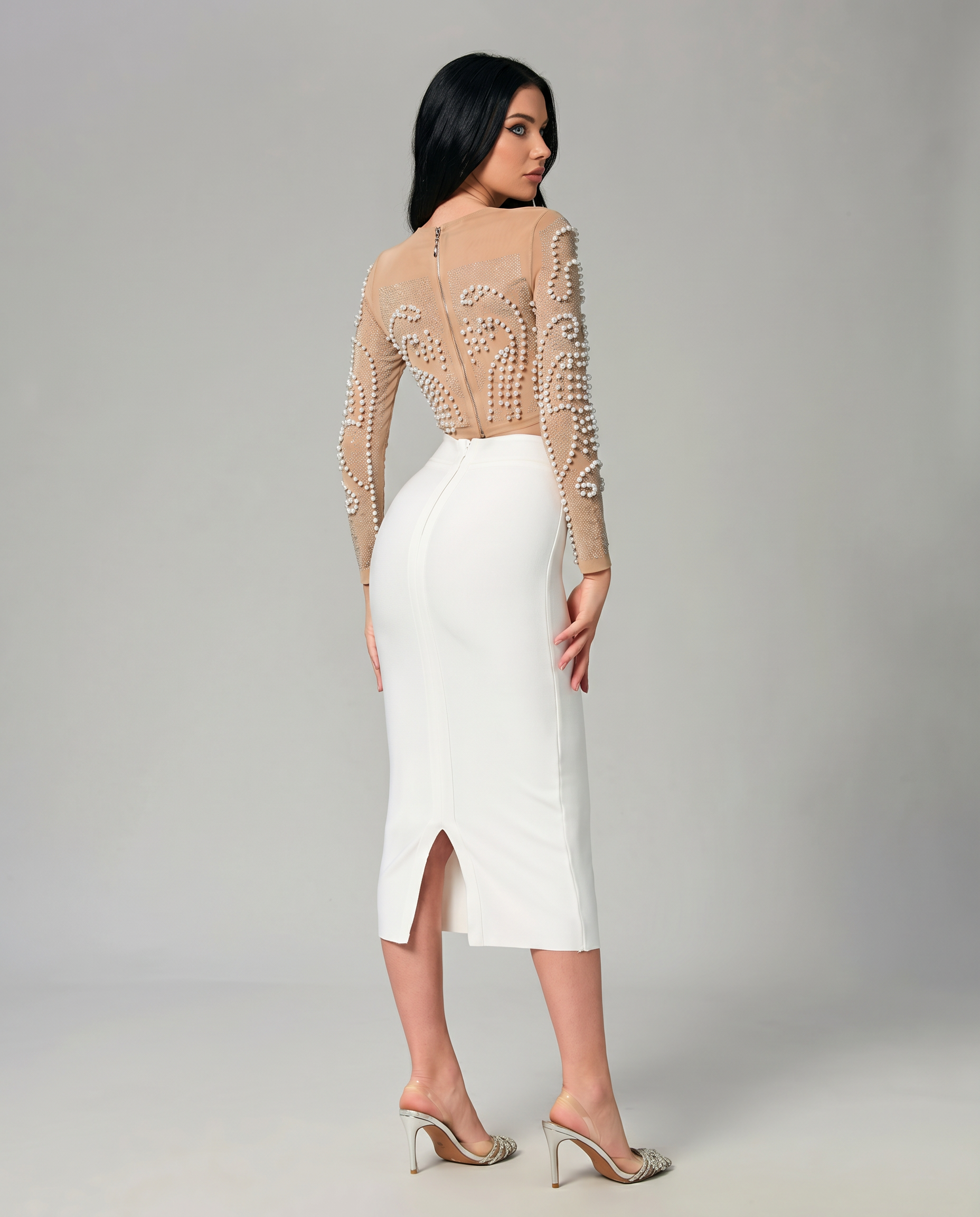 Elegantes perlenverziertes Midi Set für Frauen, ideal für besondere Anlässe. 2