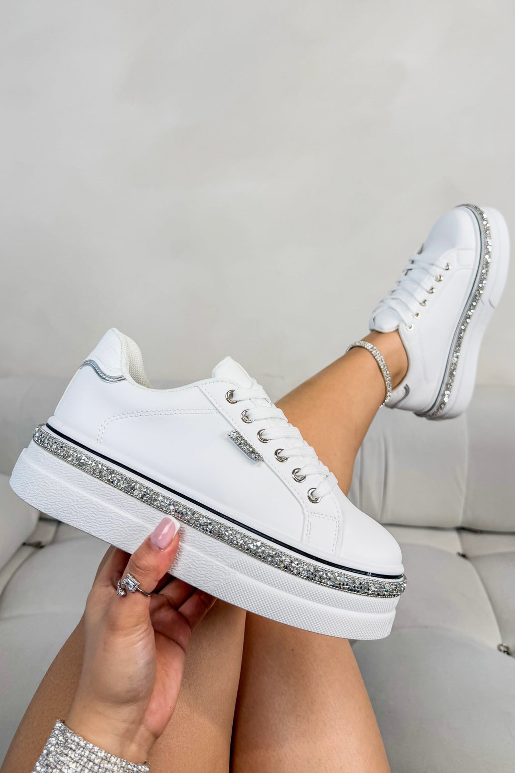 Glitzernde Plateau-Sneaker Weiß mit Kristallen