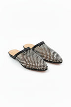Glitzernde Prism Glow Mule Sliders in Schwarz mit kristallverzierter Mesh-Oberfläche. 3