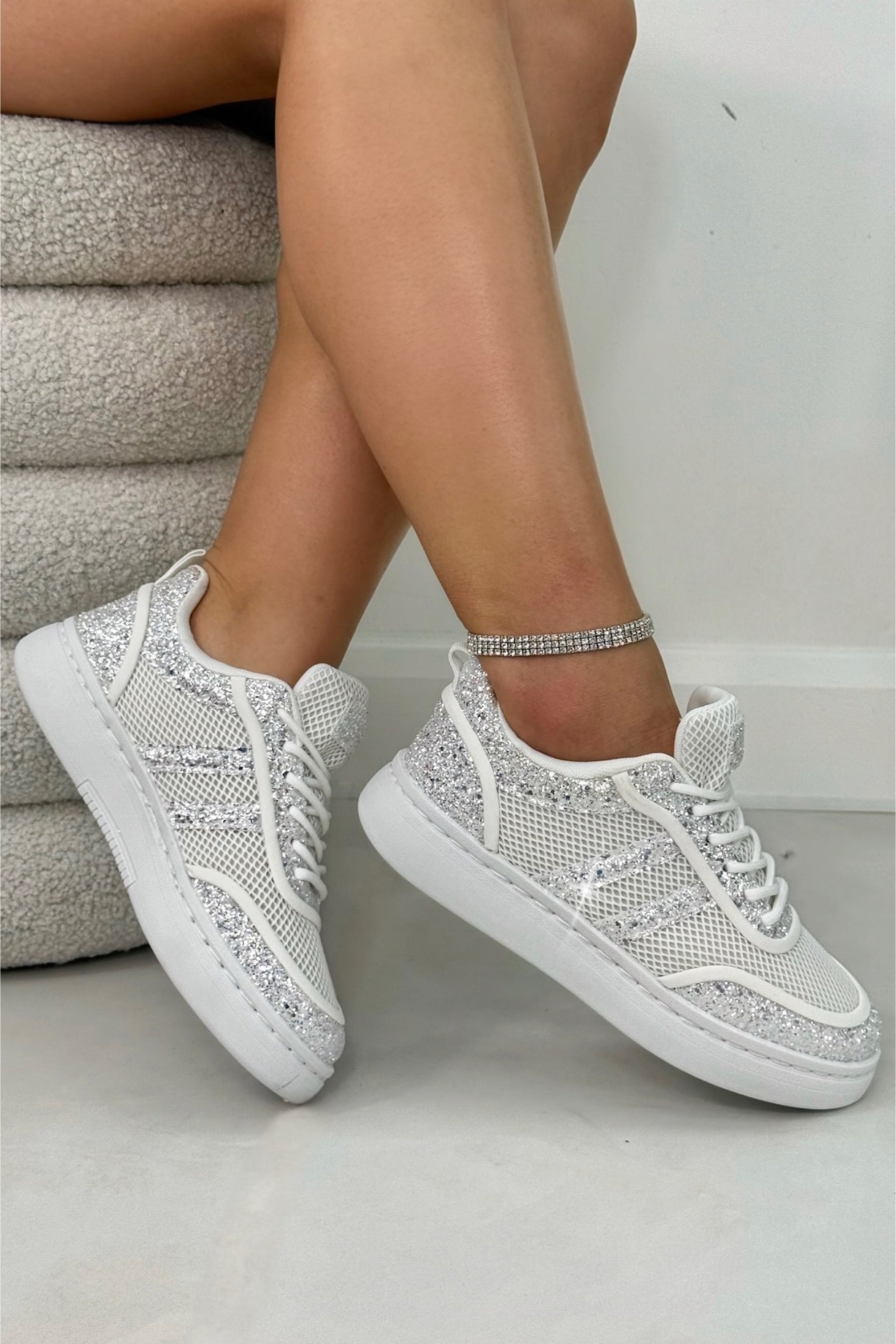 Sneaker Weiß mit Glitzerstreifen 3