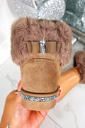 Gemütliche Kristallverzierte Stiefeletten aus Kunstwildleder in Braun.