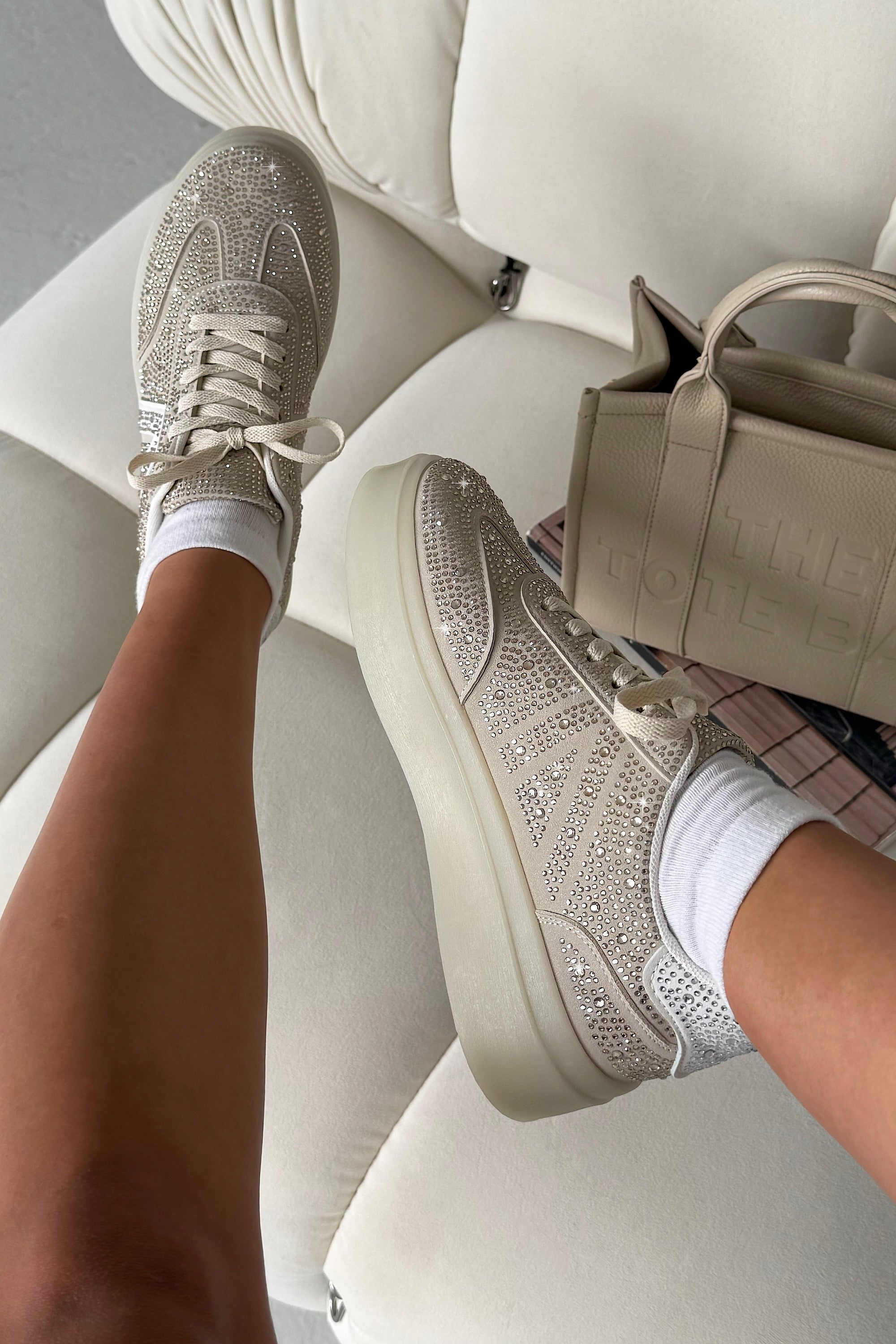 Sneaker Beige mit Strass 2