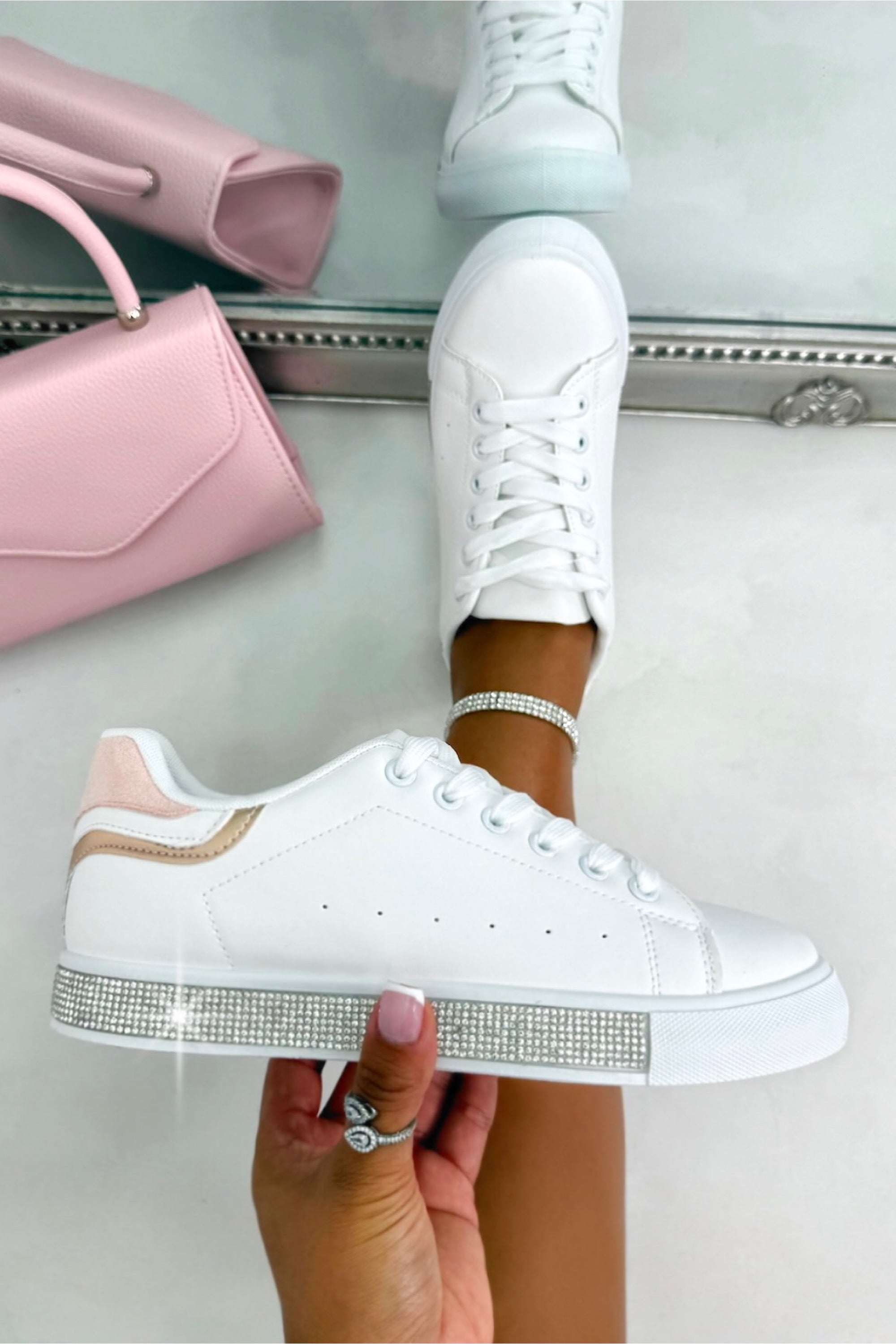 Luxus Sneaker Weiß mit Kristallverzierung 2