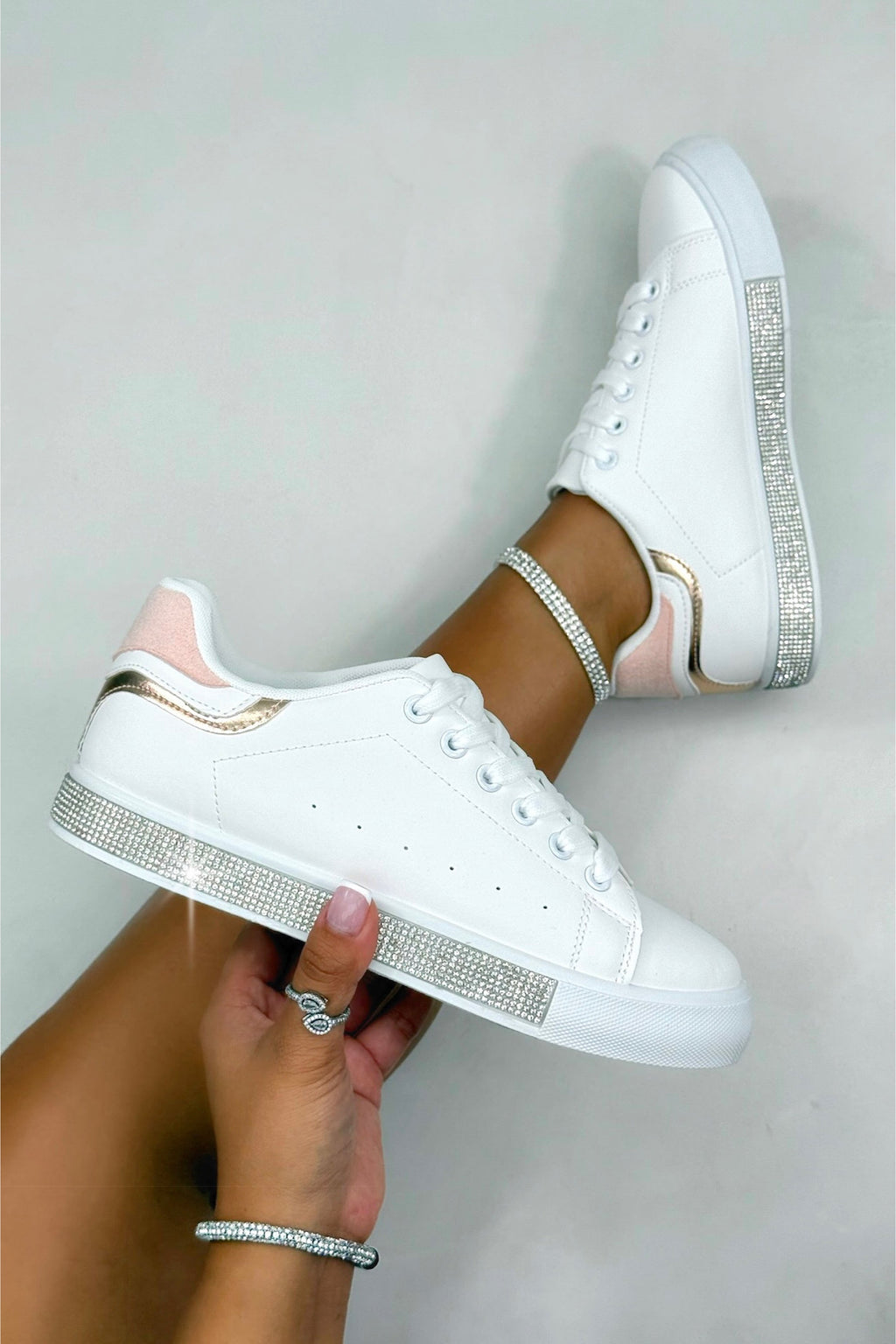 Luxus Sneaker Weiß mit Kristallverzierung 3