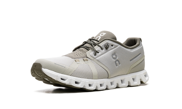 On Running Cloud 5 Chalk Grove Sneaker in Beige mit atmungsaktivem Mesh-Obermaterial. 4