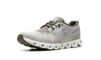 On Running Cloud 5 Chalk Grove Sneaker in Beige mit atmungsaktivem Mesh-Obermaterial. 4