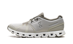 On Running Cloud 5 Chalk Grove Sneaker in Beige mit atmungsaktivem Mesh-Obermaterial. 7