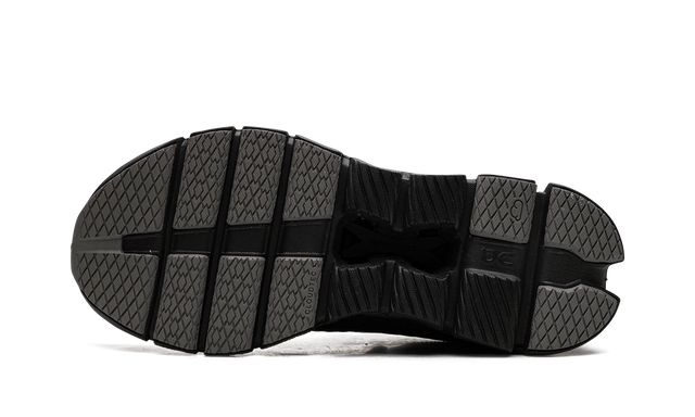 On Running Cloud X Z5 Damensneaker in All Black 6