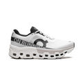 On Running Cloudmonster 2 in Frost Rock Farbe, robuste Laufschuhe für Herren.