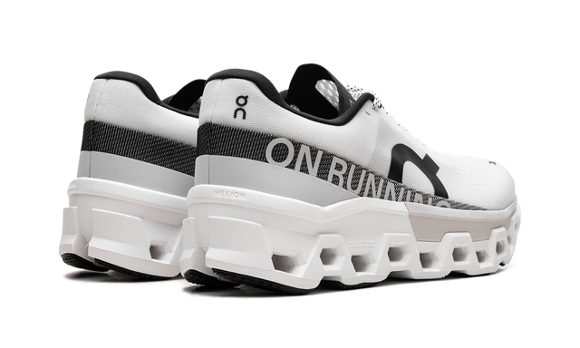 On Running Cloudmonster 2 in Frost Rock Farbe, robuste Laufschuhe für Herren. 3
