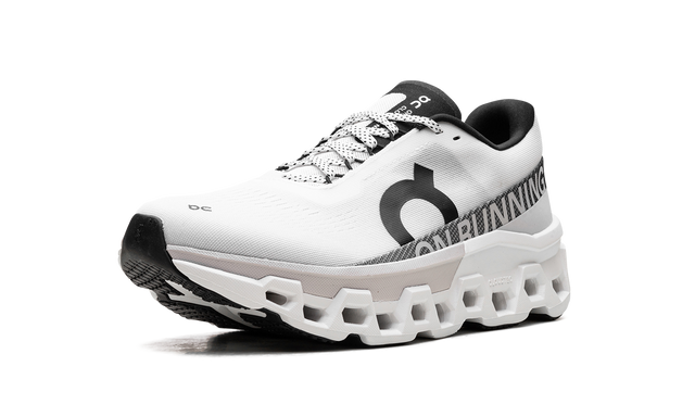 On Running Cloudmonster 2 in Frost Rock Farbe, robuste Laufschuhe für Herren. 4