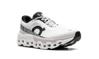 On Running Cloudmonster 2 in Frost Rock Farbe, robuste Laufschuhe für Herren. 5