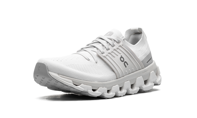 On Running Cloudswift 3 in Weiß Frost für Frauen, atmungsaktiv und elegant. 4