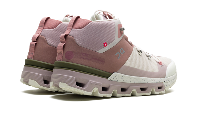On Running Cloudtrax Sneaker in Rose Ivory für Damen und Herren. 3