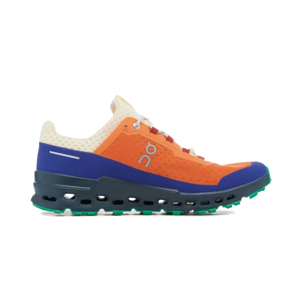 On Running Cloudultra in Flammend Orange für Herren, ideal für Trails.
