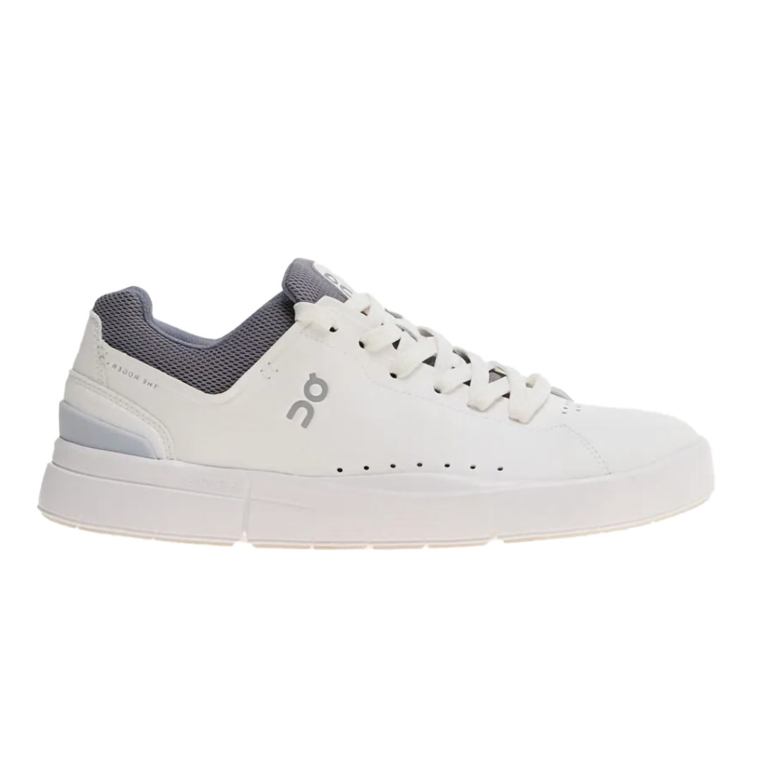 On Running The Roger Advantage Elegante Sneaker in Weiß mit beigen Details.