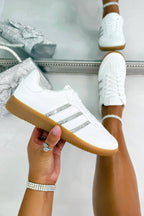 Damen Sneaker Weiß mit Kristallstreifen 2