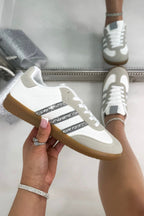 Retro Sneaker Weiß mit Kristallstreifen 2