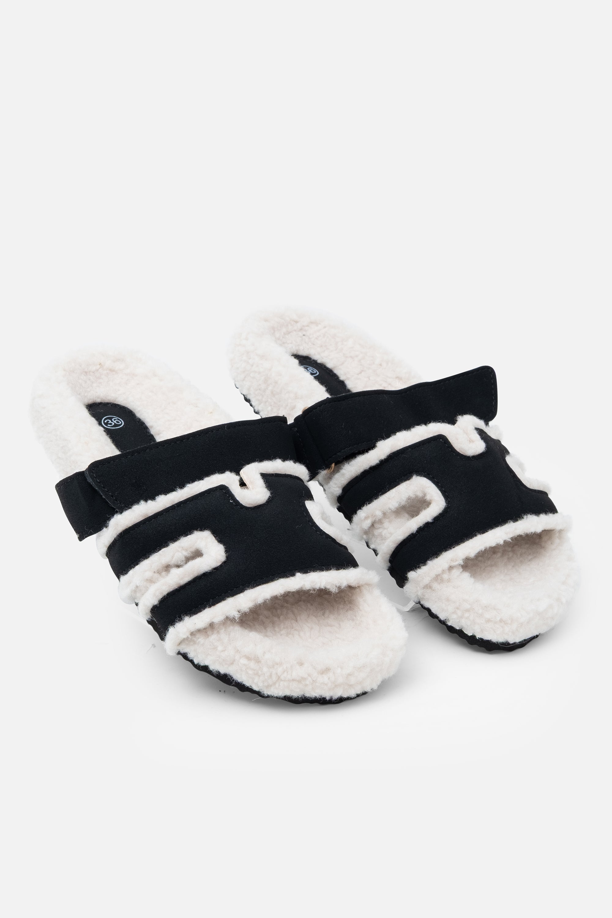 Gemütliche Snuggle Chic Slipper Sliders in Schwarz für ultimativen Komfort. 7