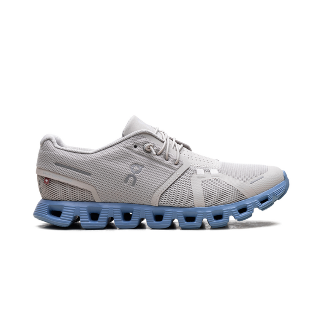 On Running Cloud 5 Laufschuhe in Perle Neptun für stilvolles Laufen.