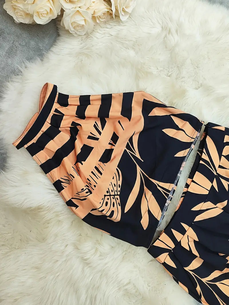 Tropisches Haltertop und weite Hose für Frauen in elegantem Design. 6