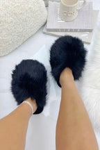 Flauschige schwarze Hausschuhe für gemütliche Tage zu Hause. 2