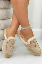 Gemütliche Velvet Crush Slip On Clog Mules in Nude mit Samtoberteil und Kunstfellfütterung. 2