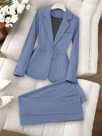 Elegantes maßgeschneidertes Blazer- und Hosen-Set für Frauen. 3